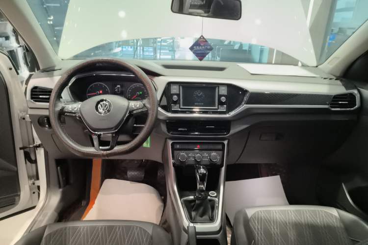 Used Volkswagen T-Cross 2019 1.5L Automatic Comfort Edition Audio And AC Panel