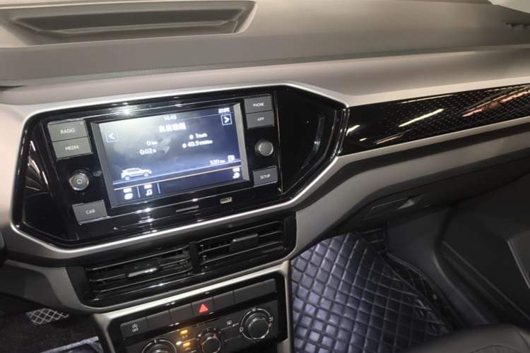 Used Volkswagen T-Cross 2019 280TSI DSG Comfort Edition Audio And AC Panel