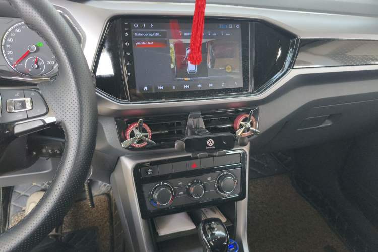 Used Volkswagen T-Cross 2019 280TSI DSG Comfort Edition Audio And AC Panel