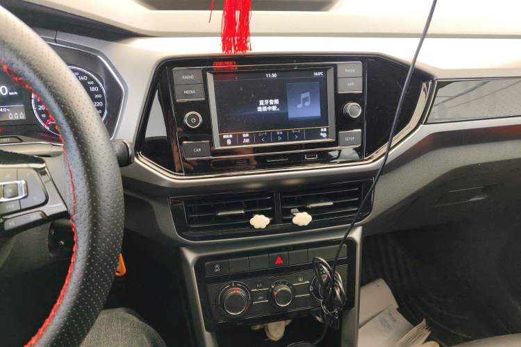 Used Volkswagen T-Cross 2019 1.5L Automatic Comfort Edition Audio And AC Panel