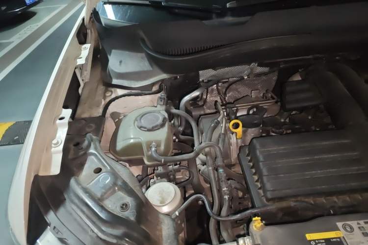 Used Volkswagen T-Cross 2019 280TSI DSG Luxury Edition Engine Bay Right