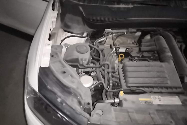 Used Volkswagen T-Cross 2019 280TSI DSG Comfort Edition Engine Bay Right