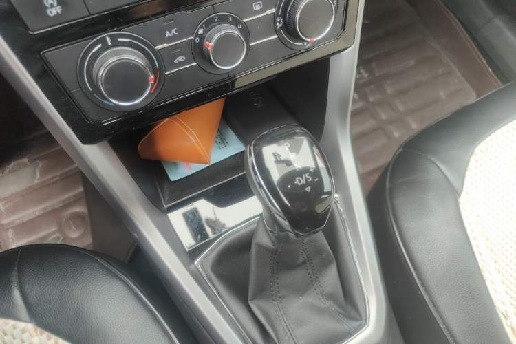 Used Volkswagen T-Cross 2019 280TSI DSG Comfort Edition Gear Lever