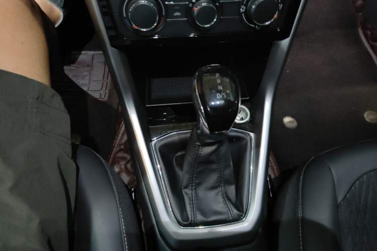 Used Volkswagen T-Cross 2019 280TSI DSG Comfort Edition Gear Lever