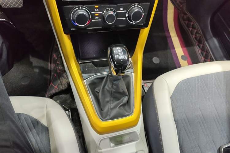 Used Volkswagen T-Cross 2019 280TSI DSG Comfort Edition Gear Lever