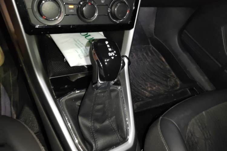 Used Volkswagen T-Cross 2019 280TSI DSG Comfort Edition Gear Lever