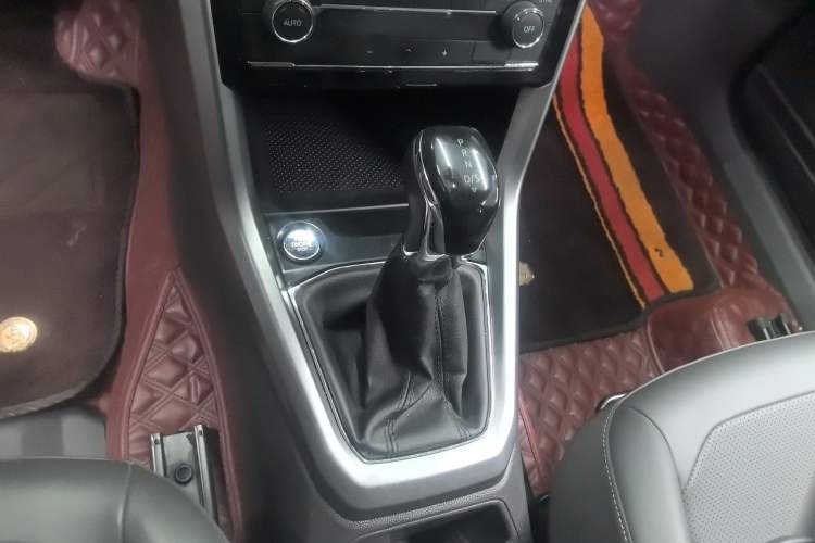Used Volkswagen T-Cross 2019 280TSI DSG Luxury Edition Gear Lever