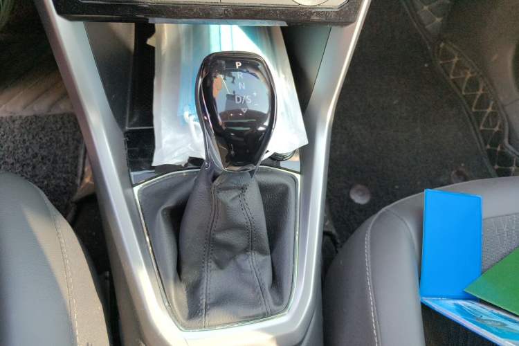 Used Volkswagen T-Cross 2019 1.5L Automatic Comfort Edition Gear Lever