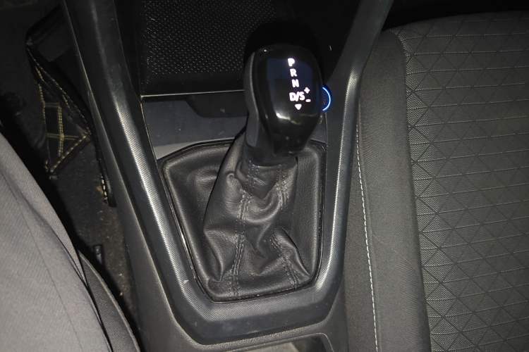 Used Volkswagen T-Cross 2019 1.5L Automatic Fashion Edition Gear Lever