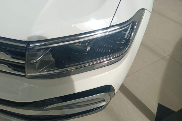 Used Volkswagen T-Cross 2019 1.5L Automatic Comfort Edition Left Front Headlight