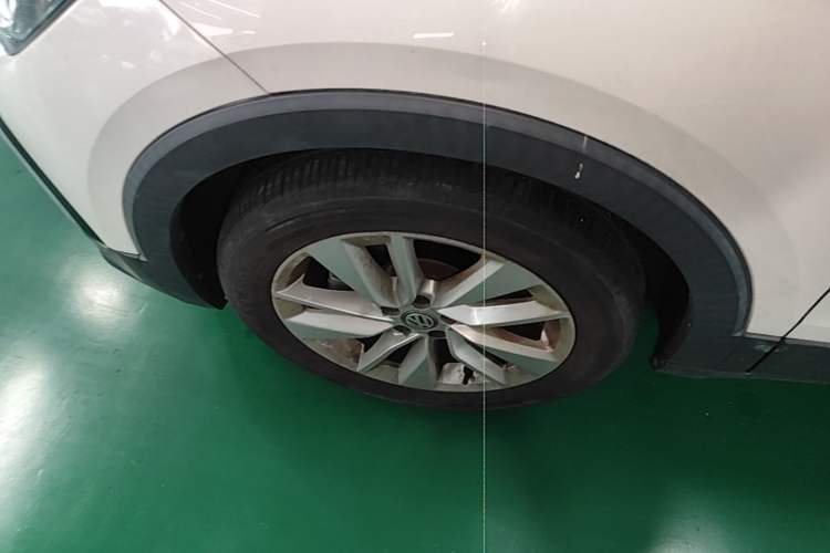 Used Volkswagen T-Cross 2019 1.5L Automatic Comfort Edition Left Front Wheel Hub