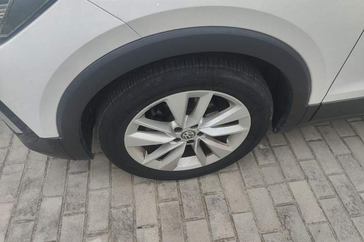 Used Volkswagen T-Cross 2019 280TSI DSG Comfort Edition Left Front Wheel Hub
