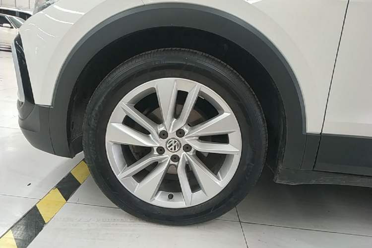 Used Volkswagen T-Cross 2019 280TSI DSG Comfort Edition Left Front Wheel Hub