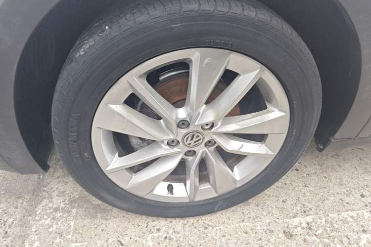 Used Volkswagen T-Cross 2019 280TSI DSG Comfort Edition Left Front Wheel Hub