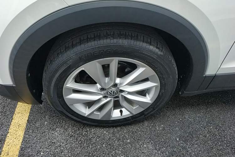 Used Volkswagen T-Cross 2019 1.5L Automatic Comfort Edition Left Front Wheel Hub