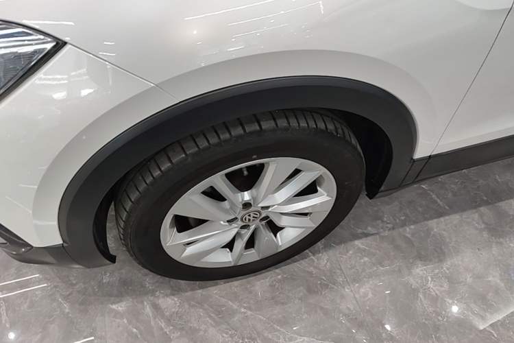 Used Volkswagen T-Cross 2019 280TSI DSG Comfort Edition Left Front Wheel Hub