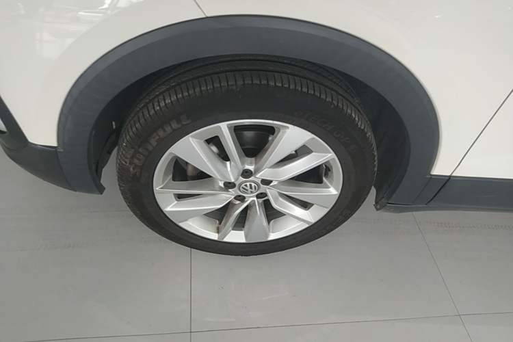 Used Volkswagen T-Cross 2019 1.5L Automatic Comfort Edition Left Front Wheel Hub