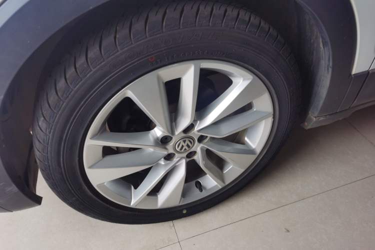 Used Volkswagen T-Cross 2019 280TSI DSG Comfort Edition Left Front Wheel Hub