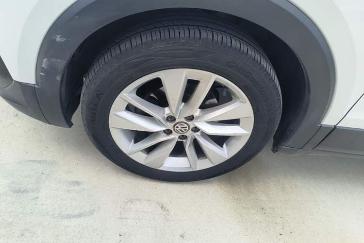 Used Volkswagen T-Cross 2019 1.5L Automatic Comfort Edition Left Front Wheel Hub
