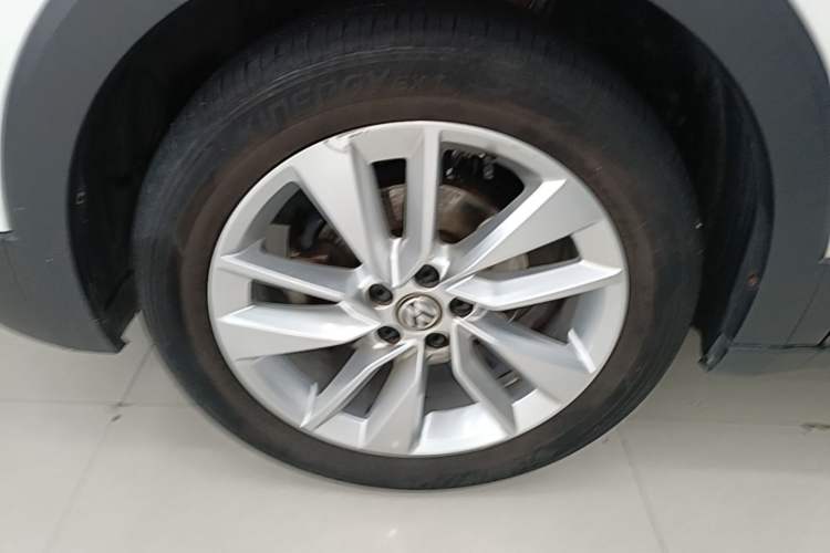 Used Volkswagen T-Cross 2019 280TSI DSG Comfort Edition Left Front Wheel Hub