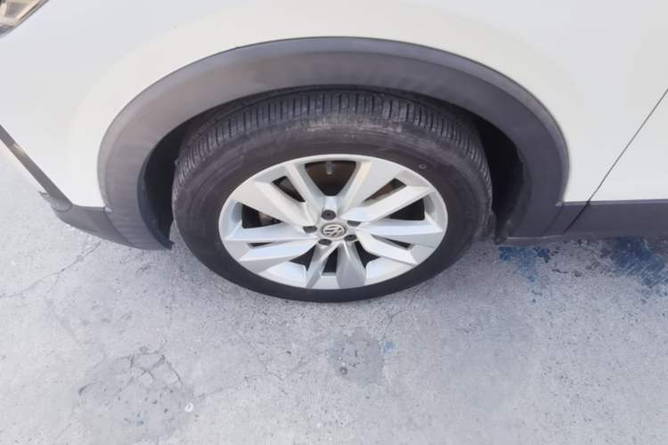 Used Volkswagen T-Cross 2019 280TSI DSG Comfort Edition Left Front Wheel Hub