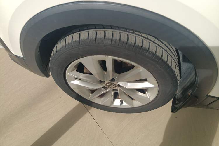 Used Volkswagen T-Cross 2019 1.5L Automatic Comfort Edition Left Front Wheel Hub