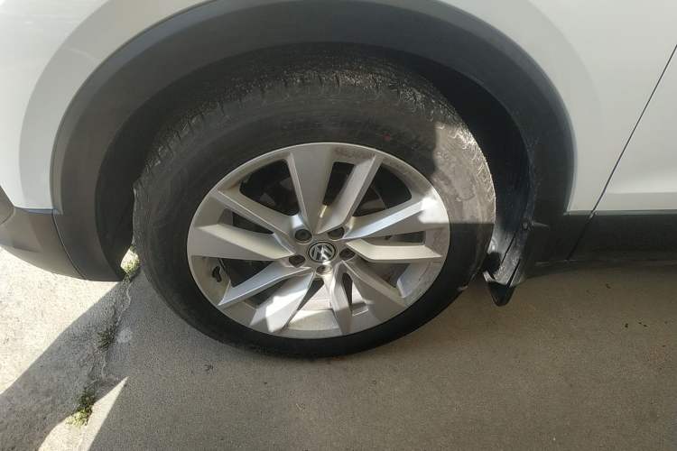 Used Volkswagen T-Cross 2019 1.5L Automatic Comfort Edition Left Front Wheel Hub