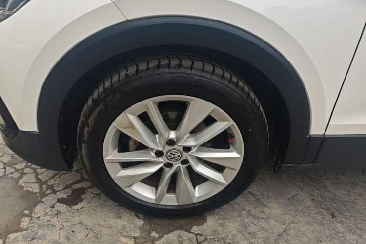 Used Volkswagen T-Cross 2019 280TSI DSG Comfort Edition Left Front Wheel Hub