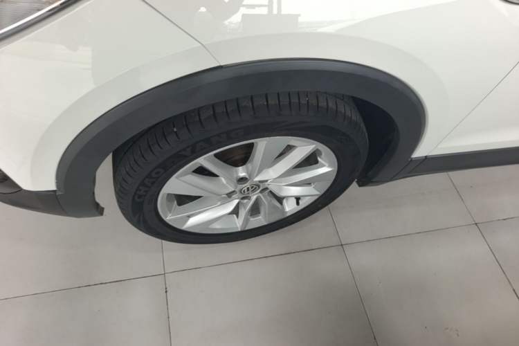 Used Volkswagen T-Cross 2019 280TSI DSG Comfort Edition Left Front Wheel Hub