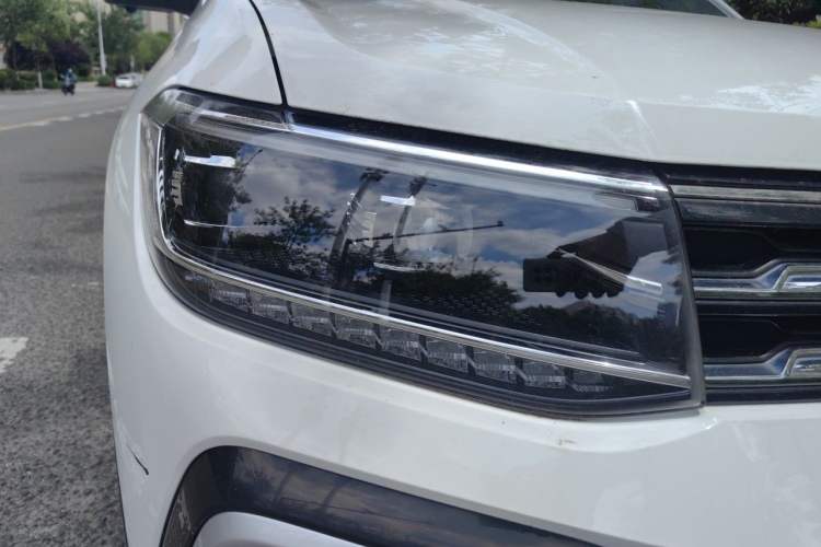 Used Volkswagen T-Cross 2019 1.5L Automatic Comfort Edition Right Front Headlight
