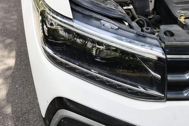 Used Volkswagen T-Cross 2019 1.5L Automatic Comfort Edition Right Front Headlight