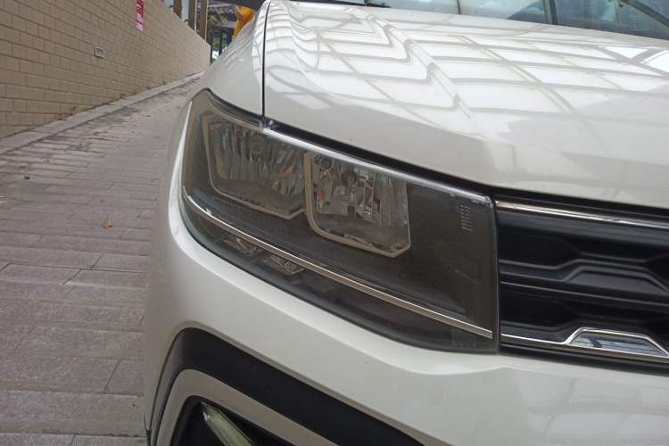 Used Volkswagen T-Cross 2019 1.5L Automatic Fashion Edition Right Front Headlight