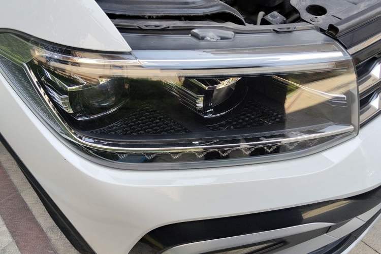 Used Volkswagen T-Cross 2019 1.5L Automatic Comfort Edition Right Front Headlight