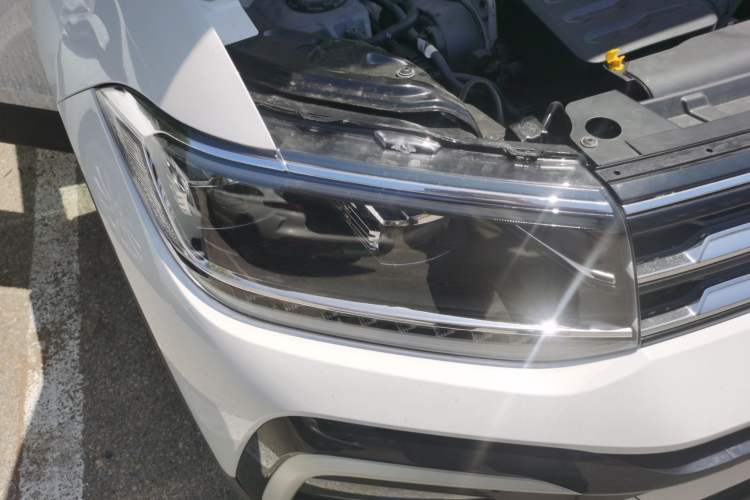 Used Volkswagen T-Cross 2019 1.5L Automatic Comfort Edition Right Front Headlight