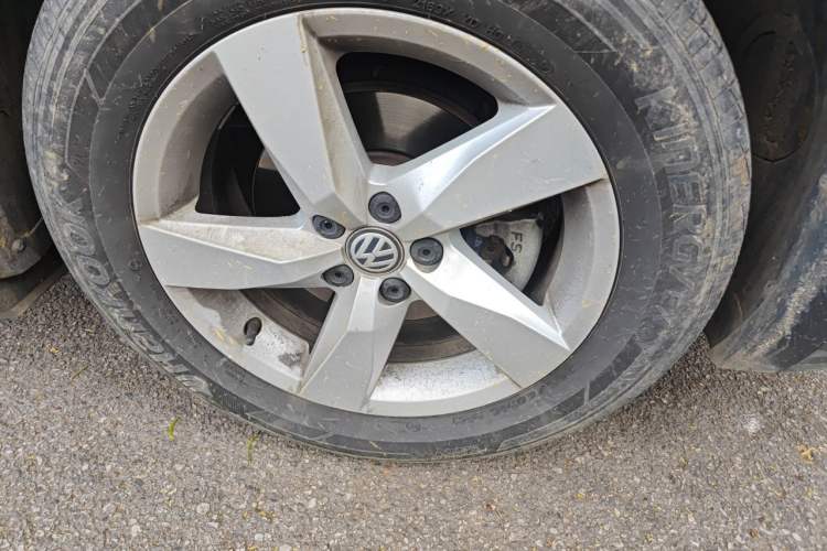 Used Volkswagen T-Cross 2019 1.5L Automatic Fashion Edition Right Front Wheel Hub