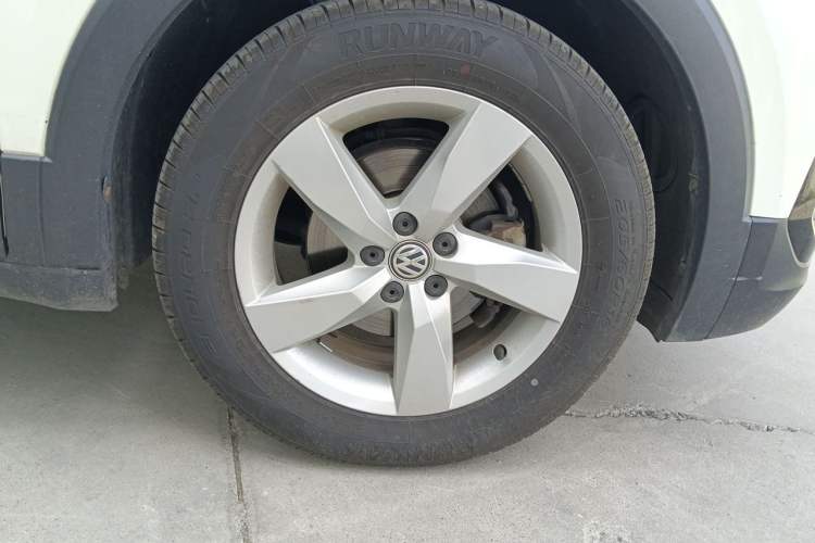 Used Volkswagen T-Cross 2019 1.5L Automatic Fashion Edition Right Front Wheel Hub