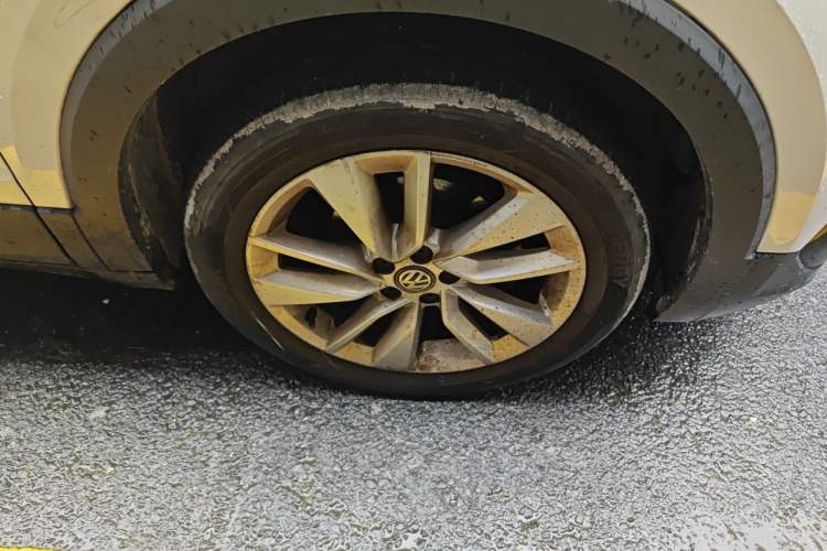 Used Volkswagen T-Cross 2019 1.5L Automatic Comfort Edition Right Front Wheel Hub
