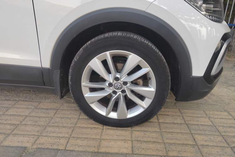 Used Volkswagen T-Cross 2019 1.5L Automatic Comfort Edition Right Front Wheel Hub