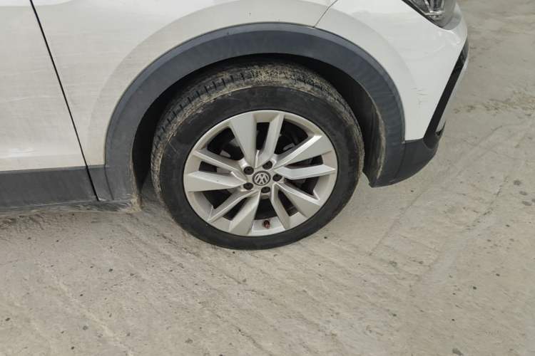 Used Volkswagen T-Cross 2019 1.5L Automatic Comfort Edition Right Front Wheel Hub