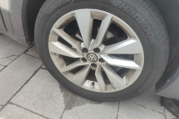 Used Volkswagen T-Cross 2019 280TSI DSG Comfort Edition Right Front Wheel Hub