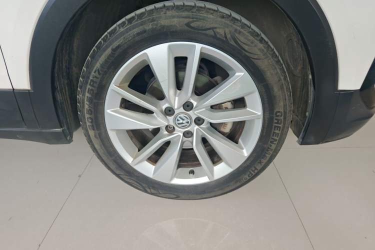 Used Volkswagen T-Cross 2019 1.5L Automatic Comfort Edition Right Front Wheel Hub
