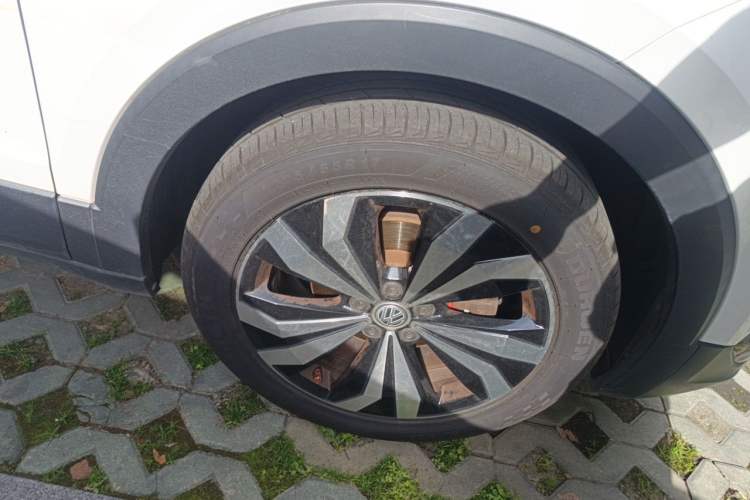 Used Volkswagen T-Cross 2019 280TSI DSG Luxury Edition Right Front Wheel Hub