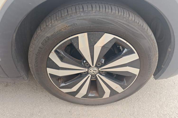 Used Volkswagen T-Cross 2019 280TSI DSG Luxury Edition Right Front Wheel Hub