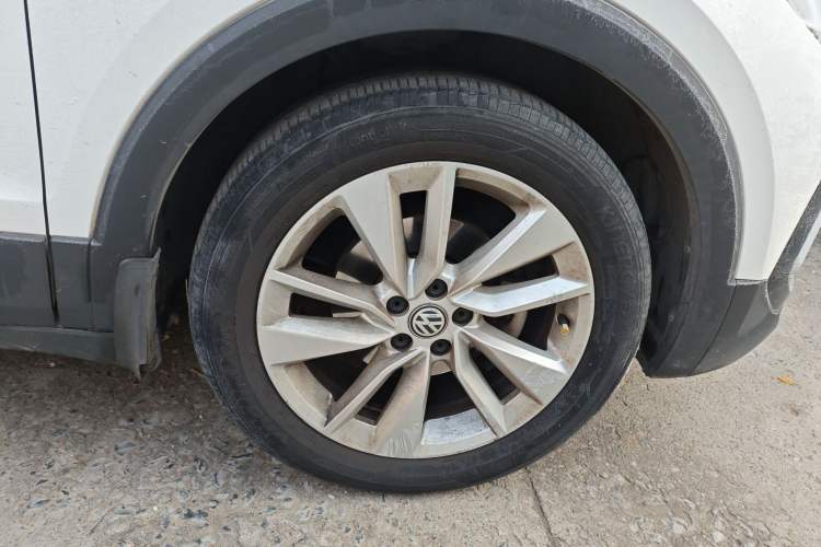 Used Volkswagen T-Cross 2019 280TSI DSG Comfort Edition Right Front Wheel Hub