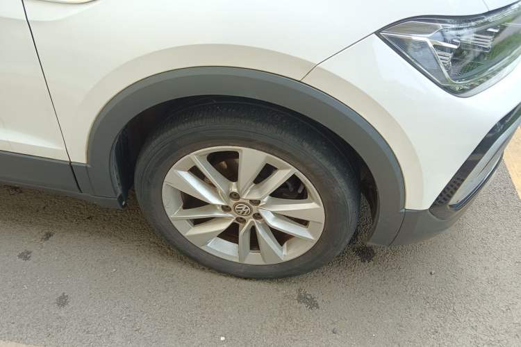 Used Volkswagen T-Cross 2019 1.5L Automatic Comfort Edition Right Front Wheel Hub