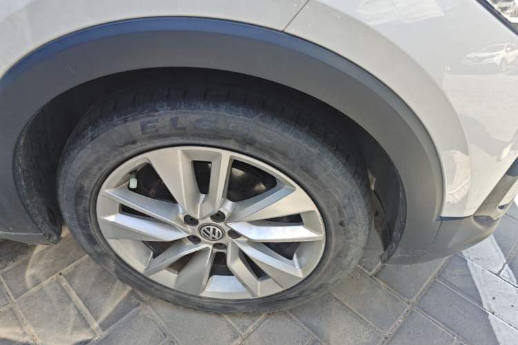 Used Volkswagen T-Cross 2019 280TSI DSG Comfort Edition Right Front Wheel Hub