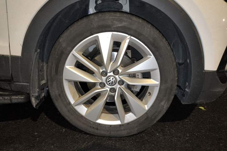 Used Volkswagen T-Cross 2019 280TSI DSG Comfort Edition Right Front Wheel Hub