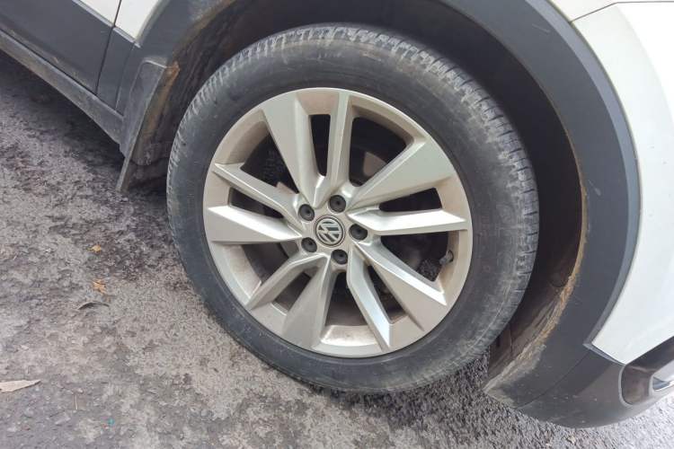 Used Volkswagen T-Cross 2019 280TSI DSG Comfort Edition Right Front Wheel Hub