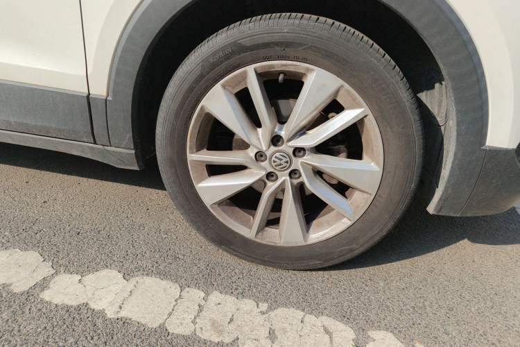Used Volkswagen T-Cross 2019 1.5L Automatic Comfort Edition Right Front Wheel Hub
