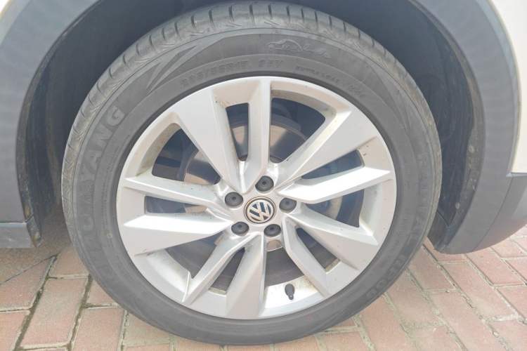 Used Volkswagen T-Cross 2019 1.5L Automatic Comfort Edition Right Front Wheel Hub